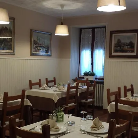 酒店 Ristorante Da Tunon 奥维廖